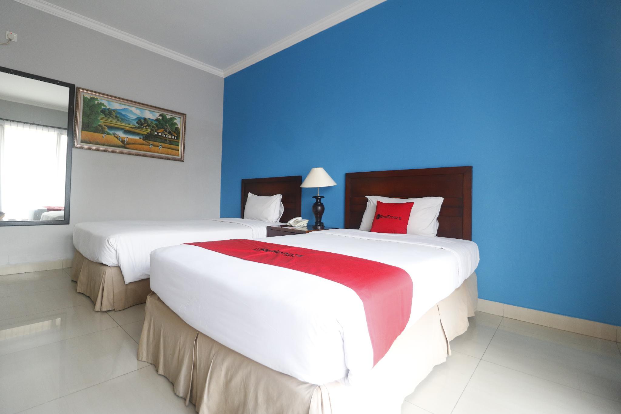 Hotel RedDoorz Premium @ Bukit Damai Indah Balikpapan  Exterior foto