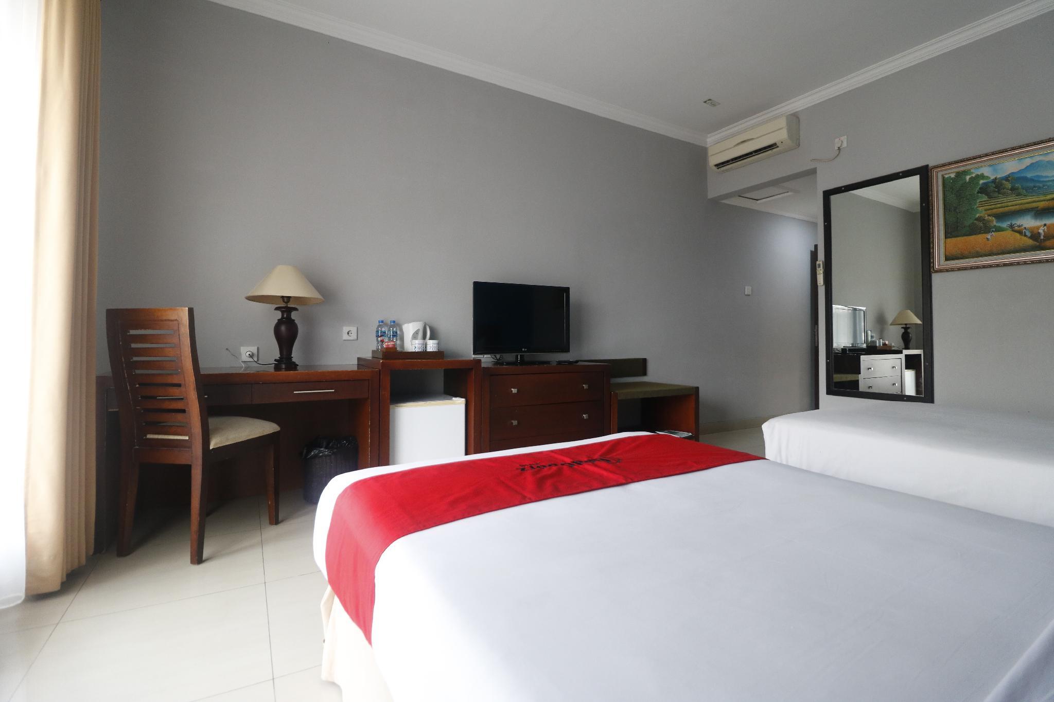 Hotel RedDoorz Premium @ Bukit Damai Indah Balikpapan  Exterior foto