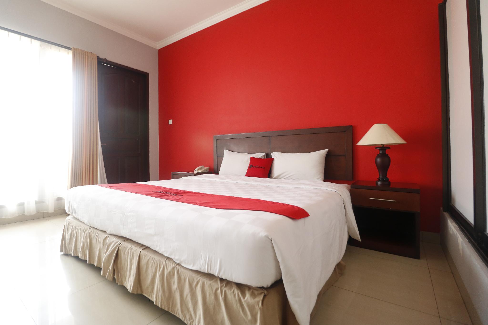 Hotel RedDoorz Premium @ Bukit Damai Indah Balikpapan  Exterior foto