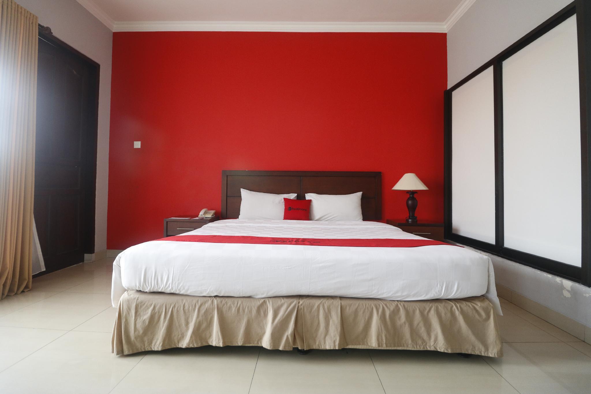 Hotel RedDoorz Premium @ Bukit Damai Indah Balikpapan  Exterior foto