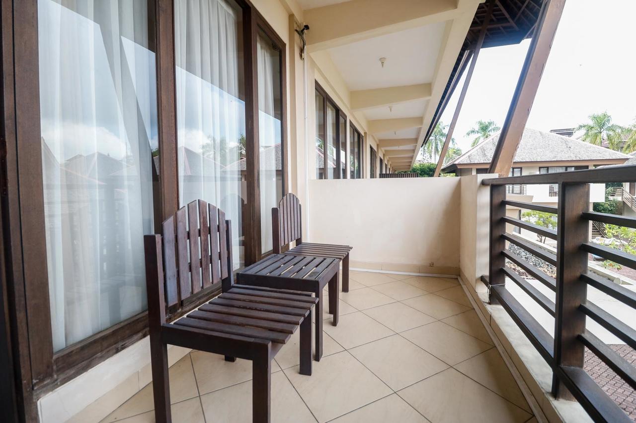 Hotel RedDoorz Premium @ Bukit Damai Indah Balikpapan  Exterior foto